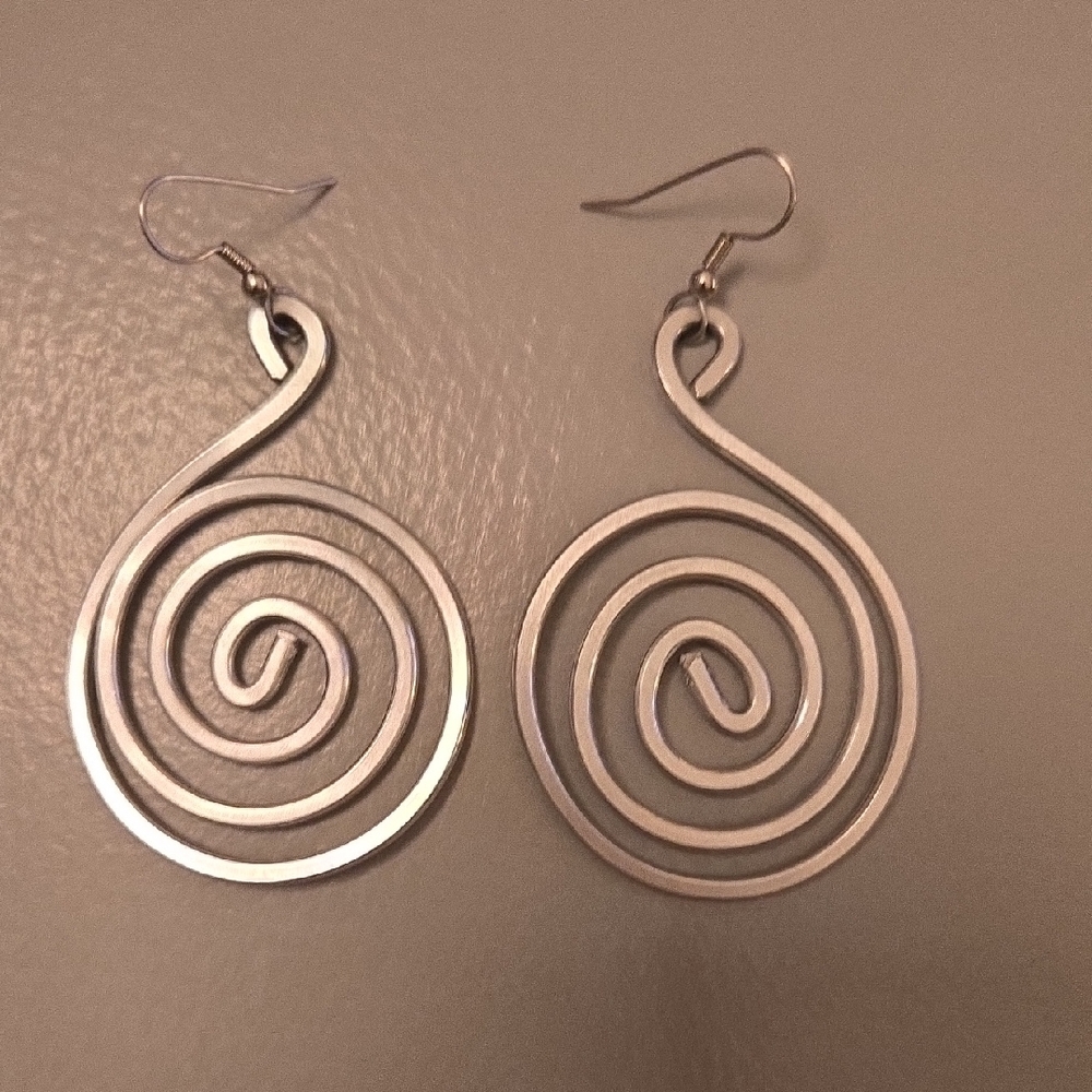 Chic Silver Swirl Earrings